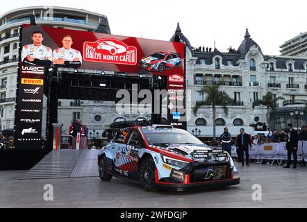 Monaco, Monaco. Januar 2024. MONACO, MONTE-CARLO - 25. Januar 2024: OTT TANAK Martin JARVEOJA - HYUNDAI SHELL MOBIS WORLD RALLYE TEAM mit Ott TÄNAK Martin JÄRVEOJA, beide Estland des Teams HYUNDAI i20 N Rally1 HYBRID RC1 RALLY1 zu Beginn der WRC Rallye, FIA World Rallye Monte Carlo 2024, Start in Monaco, (Foto und Copyright @ Jun QIAN/ATP Images (QIAN Jun/ATP/SPP) Credit: SPP Sport Press Photo. /Alamy Live News Stockfoto