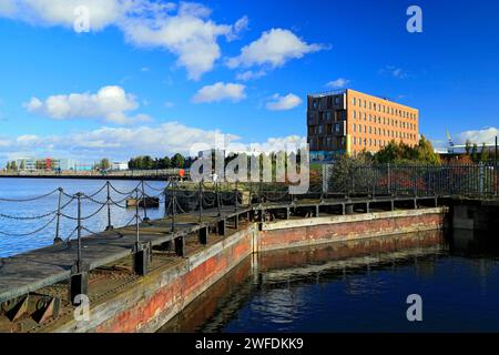 Gloworks Kreativwirtschaft Zentrum Porth Teigr, Roath Bassin, Bucht von Cardiff, Cardiff, Südwales, UK. Stockfoto