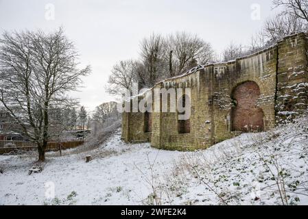 Die alten Kalköfen in der Nähe des Kanals bei Marple bei Stockport, Greater Manchester, England. Stockfoto