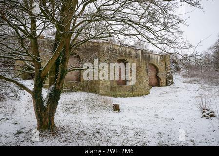 Die alten Kalköfen in der Nähe des Kanals bei Marple bei Stockport, Greater Manchester, England. Stockfoto