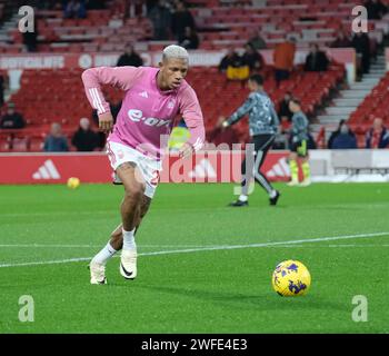 The City Ground, Nottingham, Großbritannien. 30. Januar 2024. Premier League Football, Nottingham Forest gegen Arsenal; Danilo aus Nottingham Forest während des warm-up-Vorspiels Credit: Action Plus Sports/Alamy Live News Stockfoto