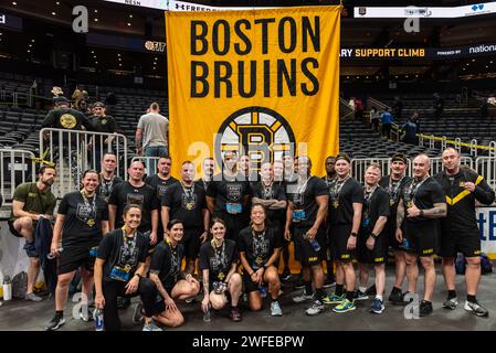 Massenrekrutierer der Nationalgarde bei der 8. Jährlichen BFit Challenge, organisiert von der Boston Bruins Foundation. Stockfoto