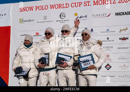 St. Moritz - 28. Januar 2024: Spielaktionen und Preisverleihung beim Snow Polo World Cup St.Moritz 2024 Finale Stockfoto