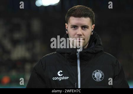 30.01.2024, Millerntorstadion, Hamburg, DE; DFB-Pokal, FC St. Pauli vs Fortuna Düsseldorf im Bild Trainer Fabien Huerzeler (H?rzeler Pauli) Foto ? DIE NORDPHOTO GMBH/ WITKE DFL-VORSCHRIFTEN VERBIETEN DIE VERWENDUNG VON FOTOGRAFIEN ALS BILDSEQUENZEN UND/ODER QUASI-VIDEO Stockfoto