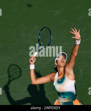 Veronika Kudermetova (RUS) gegen Garbine Muguruza (ESP) während ihres Singles Round 2 Matches im Rahmen der Dubai Duty Free Tennis Championships WTA 500 am 16. Februar 2022 in Dubai, Vereinigte Arabische Emirate. Foto von Victor Fraile / Power Sport Images Stockfoto