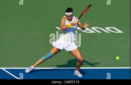 Caroline Garcia (Frankreich) gegen Barbora Krejcikova (Tschechische Republik) während ihres Einzel-Runde-1-Spiels im Rahmen der Dubai Duty Free Tennis Championships WTA 500 am 14. Februar 2022 in Dubai, Vereinigte Arabische Emirate. Foto von Victor Fraile / Power Sport Images Stockfoto