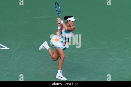 Veronika Kudermetova (RUS) gegen Garbine Muguruza (ESP) während ihres Singles Round 2 Matches im Rahmen der Dubai Duty Free Tennis Championships WTA 500 am 16. Februar 2022 in Dubai, Vereinigte Arabische Emirate. Foto von Victor Fraile / Power Sport Images Stockfoto