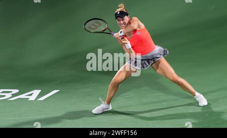 Colin Alison Riske von den Vereinigten Staaten gegen Simona Halep aus Rumänien während ihres Singles Round 1 Matches im Rahmen der Dubai Duty Free Tennis Championships WTA 500 am 14. Februar 2022 in Dubai, Vereinigte Arabische Emirate. Foto von Victor Fraile / Power Sport Images Stockfoto