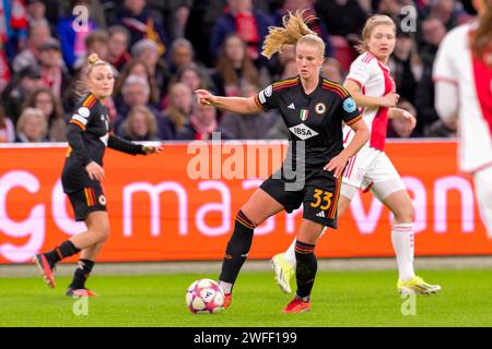 Amsterdam Duivendrecht, Niederlande. 30. Januar 2024. AMSTERDAM-DUIVENDRECHT, NIEDERLANDE - JANUAR 30: Zara Kramzar von AS Roma läuft mit dem Ball beim Spiel der UEFA Women's Champions League - Gruppe C zwischen AFC Ajax und AS Roma im Sportpark de Toekomst am 30. Januar 2024 in Amsterdam-Duivendrecht, Niederlande. (Foto von Jan Mulder/Orange Pictures) Credit: Orange Pics BV/Alamy Live News Stockfoto