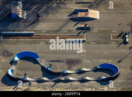 Luftbild, Skatepark und Sportplatz auf der Heide, Altenbochum, Bochum, Ruhrgebiet, Nordrhein-Westfalen, Deutschland ACHTUNGxMINDESTHONORARx60xEURO *** Luftansicht, Skatepark und Sportplatz auf der Heide, Altenbochum, Bochum, Ruhrgebiet, Nordrhein-Westfalen, Deutschland ATTENTIONxMINDESTHONORARx60xEURO Stockfoto
