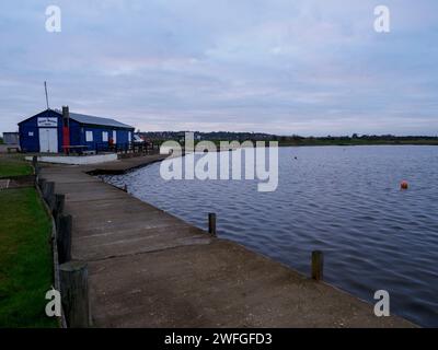 Sheerness, Kent, Großbritannien. Januar 31, 2024. Wetter in Großbritannien: Ein Sonnenaufgang aus der Sahara in Sheerness, Kent heute Morgen. Quelle: James Bell/Alamy Live News Stockfoto