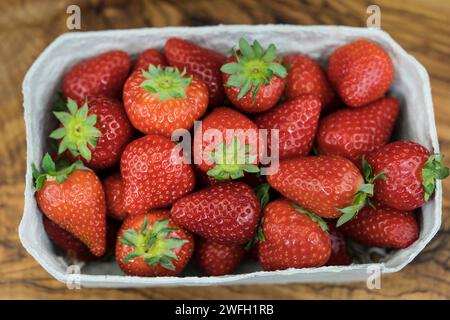 Erdbeeren in einer box Stockfoto
