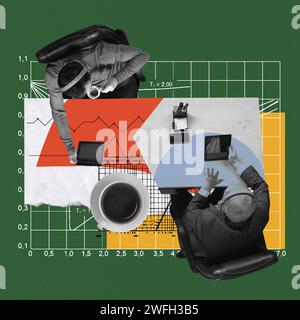 Geschäftsleute, Kollegen, die am Tisch sitzen und Online-Videogespräche mit Kunden und Partnern führen. Professionelle Zusammenarbeit und Mentorenbetreuung Stockfoto