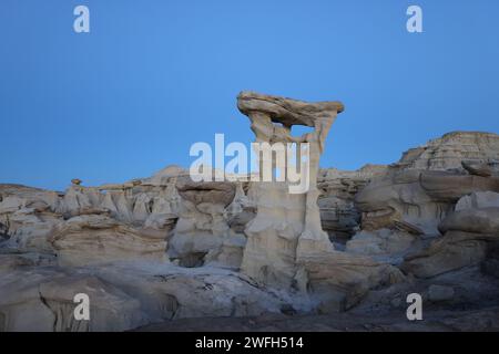 Strange Rock Formation in Bisti Badlands (Alien Throne) New Mexico Stockfoto