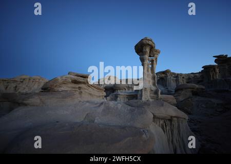 Strange Rock Formation in Bisti Badlands (Alien Throne) New Mexico Stockfoto