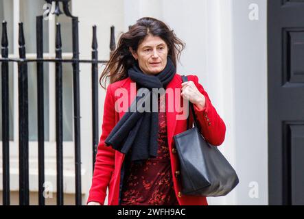 London, Großbritannien. Januar 31, 2024. Lisa Lovering, Sonderberaterin von Rishi Sunak und Betriebsleiterin. Premierminister Rishi Sunak verlässt die Nummer 10, um Fragen zu Premierminister MinisterÕs im Parlament zu stellen. Er wird auf Sir Keir Starmer über den Versandkarton treffen. Quelle: Karl Black/Alamy Live News Stockfoto