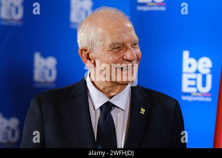 Brüssel, Belgien Januar 31, 2024. HRVP Josep Borrell und Verteidigungsminister Ludivine Dedonder begrüßen den Verteidigungsminister vor dem informellen Treffen der EU-Verteidigungsminister am 31. Januar 2024 in Brüssel, Belgien. Quelle: ALEXANDROS MICHAILIDIS/Alamy Live News Stockfoto