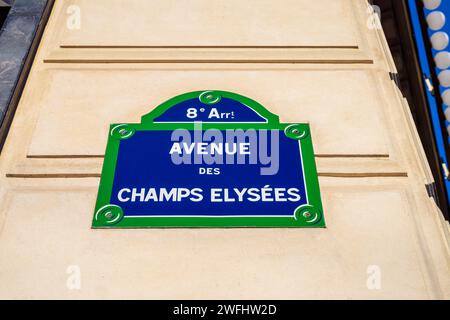 Avenue des Champs Elysées Road Schild an Fassade in Paris Frankreich Stockfoto