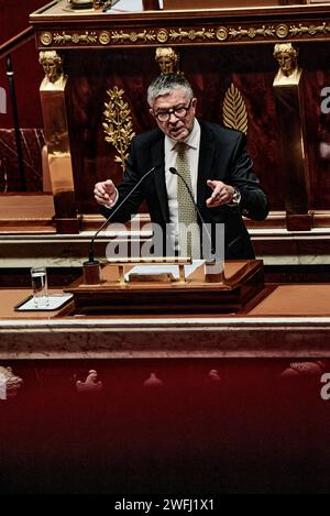 © Antonin Burat/Le Pictorium/MAXPPP - Paris 30/01/2024 Antonin Burat/Le Pictorium - 30/01/2024 - France/Ile-de-France/Paris - Le President du groupe parlementaire 'Libertes, Unabhängige, Outre-mer et Territoires' Bertrand Pancher prend la Parole, Apres le discours de politique generale du Premier Ministry Gabriel Attal a l'Assemblee nationale, le 30 janvier 2024. - Valeurs ACtuelles out, no jdd, jdd out, RUSSIA OUT, NO RUSSIA OUT, NO RUSSIA #norussia/30/01/2024 - France/Ile-de-France (Region)/Paris - Präsident der Fraktion "Libertes, Unabhängige, Outre-mer et Territoires" Stockfoto