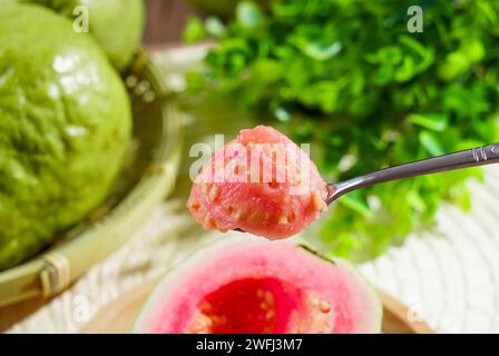 Bilder von Guave, rosa Guava, köstliche asiatische Guava, hochwertige Bilder Stockfoto