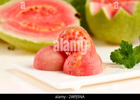 Bilder von Guave, rosa Guava, köstliche asiatische Guava, hochwertige Bilder Stockfoto