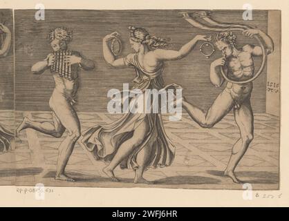 Dancing Maenade a Saters, Agostino Veneziano, nach Rafaël, 1516 drucken Eine Maenade und zwei Saters gehen nach rechts tanzen. In der Mitte eine Maenade mit zwei Tamburinen. Links ein saat mit Panflöte, rechts ein saat mit Doppelhorn. Italien Papierstich Satyrs, Faun, Silen. Maenad(s), weibliche Bacchant(s). Flöte, Stämme. Tanzen. Horn, Trompete, Kornett, Posaune, Trompete Stockfoto