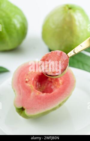 Bilder von Guave, rosa Guava, köstliche asiatische Guava, hochwertige Bilder Stockfoto