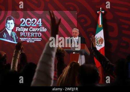 Mexiko-Stadt, Mexiko. Januar 31, 2024. 31. Januar 2024 in Mexiko-Stadt: Der mexikanische Präsident Andres Manuel Lopez Obrador spricht während der Briefing-Konferenz vor Reportern im Nationalpalast. Am 31. Januar 2023 in Mexiko-Stadt. (Foto: Carlos Santiago/Eyepix Group/SIPA USA) Credit: SIPA USA/Alamy Live News Stockfoto