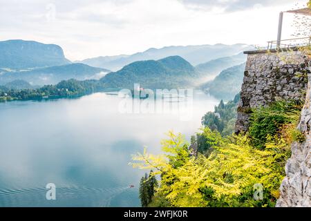 Fantastischer Panoramablick auf den Bleder See vom Aussichtspunkt des Bled Castle Stockfoto