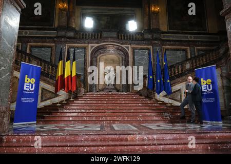 Brüssel, Belgien Januar 31, 2024. Einige Zeitschriften vor dem Familienfoto des informellen Treffens der EU-Verteidigungsminister in Brüssel, Belgien am 31. Januar 2024. Quelle: ALEXANDROS MICHAILIDIS/Alamy Live News Stockfoto