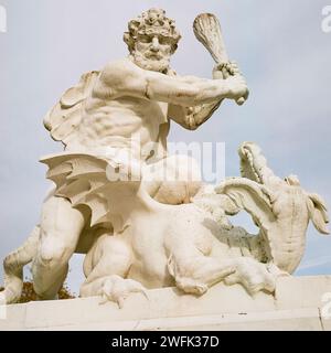 Herkules kämpft gegen den Drachen, Schlossgarten Karlsruhe Stockfoto