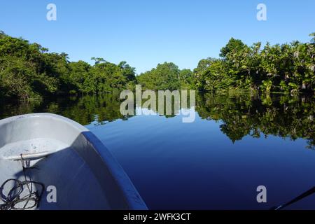 Das Cuero Y Salado Wildlife Refuge erreichte mit einem 15-minütigen Burra einen kleinen offenen Eisenbahnwagen in der Nähe von Ceiba, Honduras, Zentralamerika Stockfoto