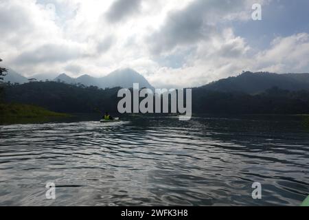 Laguna Yure, Reservoir in der Nähe der Panacam Lodge, Cerro Azul Nationalpark, Honduras, Zentralamerika Stockfoto