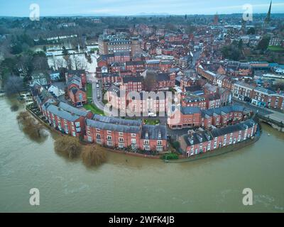 Luftaufnahme der Überschwemmungen am Fluss Severn in Shrewsbury, Großbritannien, nach einer Zeit des starken Regenfalls Stockfoto