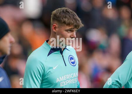 Sheffield, Großbritannien. Januar 2024. Brighton & Hove Albion Stürmer Evan Ferguson (28) wärmt sich am 27. Januar 2024 während des Spiels in der 4. Runde des Sheffield United FC gegen Brighton & Hove Albion FC Emirates FA Cup in der Bramall Lane, Sheffield, England, Großbritannien Credit: Every Second Media/Alamy Live News Stockfoto