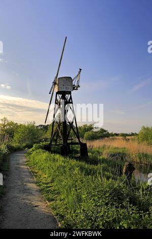 Die Boardsmans Mill Drainage Windmühle, How Hill Staithe, Norfolk Broads National Park, England, Großbritannien Stockfoto