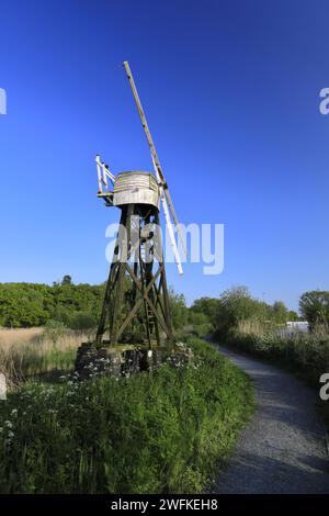 Die Boardsmans Mill Drainage Windmühle, How Hill Staithe, Norfolk Broads National Park, England, Großbritannien Stockfoto