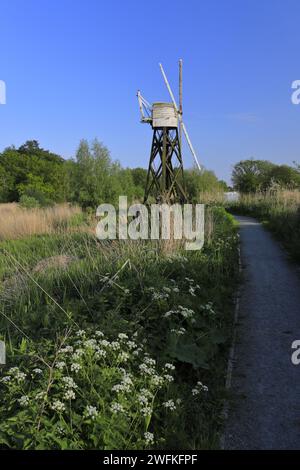 Die Boardsmans Mill Drainage Windmühle, How Hill Staithe, Norfolk Broads National Park, England, Großbritannien Stockfoto