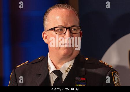 Der Chef der Patrouille, John Chell, spricht nach einer Rede des Polizeikommissars Edward Caban, während des Frühstücks in der Cipriani 42nd Street in New York am 31. Januar 2024 vor der Presse Stockfoto