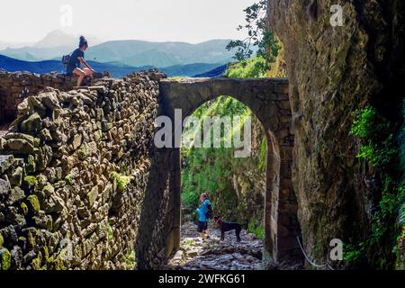 San Adrián Tunnel oder Lizarrate passieren San Adriango Tunela Sandratiko tunela auf dem Aizkorri Gebirge im Baskenland, Goierri, Baskenland Highla Stockfoto