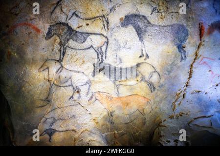 Ekain Höhle, Ekainberri Museum mit der Nachbildung der prähistorischen Ekain Höhlenmalereien, Zestoa, Guipuzcoa, Baskenland, Spanien. Die Ekain-Höhle ( Stockfoto