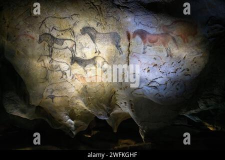 Ekain Höhle, Ekainberri Museum mit der Nachbildung der prähistorischen Ekain Höhlenmalereien, Zestoa, Guipuzcoa, Baskenland, Spanien. Die Ekain-Höhle ( Stockfoto