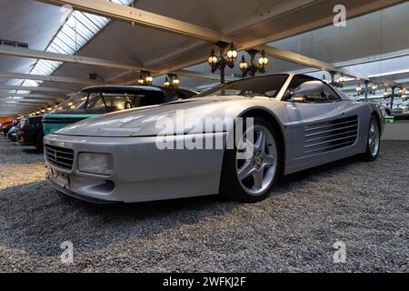 Sammlung von Oldtimern im Musée National de l'Automobile, Collection Schlumpf ist ein Automobilmuseum in Mulhouse, Frankreich. Stockfoto