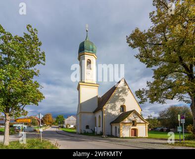 Murnau am Staffelsee: Kirche St. Leonhard in Froschhausen in Oberbayern, Pfaffenwinkel, Oberbayern, Bayern, Bayern, Deutschland Stockfoto