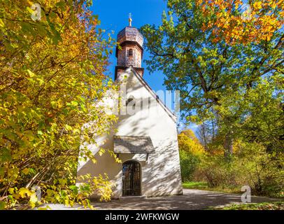 Ettal: Kapelle St. Anna im Schloss Linderhof, Herbstfarben in Oberbayern, Garmisch-Partenkirchen, Oberbayern, Bayern, Bayern, Deutschland Stockfoto