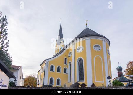 Schliersee: Kirche St. Sixtus in Schliersee in Oberbayern, Tegernsee Schliersee, Oberbayern, Bayern, Bayern, Deutschland Stockfoto