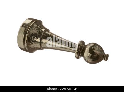 Ein goldener Schachbischof isoliert auf weiß Stockfoto