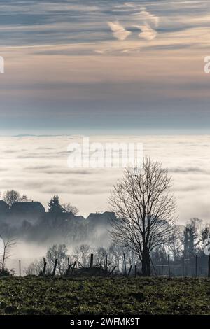 La Rochette - Vue hivernale de la vallée de la Vézère Stockfoto