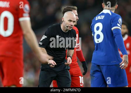 Liverpool, Großbritannien. Januar 31, 2024. Schiedsrichter Paul Tierney. Premier League Spiel Liverpool gegen Chelsea am Mittwoch, den 31. Januar 2024, in Liverpool in Anfield. Dieses Bild darf nur für redaktionelle Zwecke verwendet werden. Nur redaktionelle Verwendung. bild von Chris Stading/Andrew Orchard Sportfotografie/Alamy Live News Credit: Andrew Orchard Sportfotografie/Alamy Live News Stockfoto