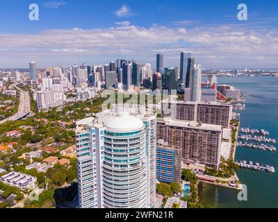 Wohnanlagen und Bürogebäude Brickell Miami Stockfoto aus der Luft Stockfoto